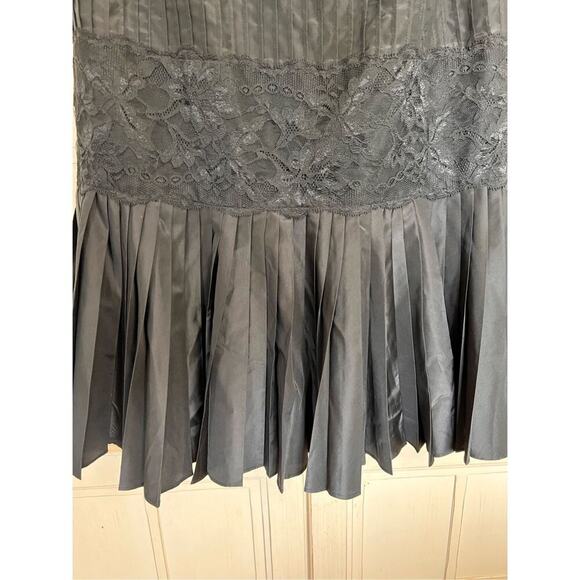 Banana Republic size 4 black strapless taffeta dress pleated & lace details - Picture 2 of 5